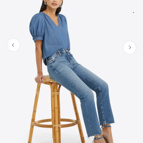 Draper James V Neck Top in Chambray NWT - Picture 4 of 7